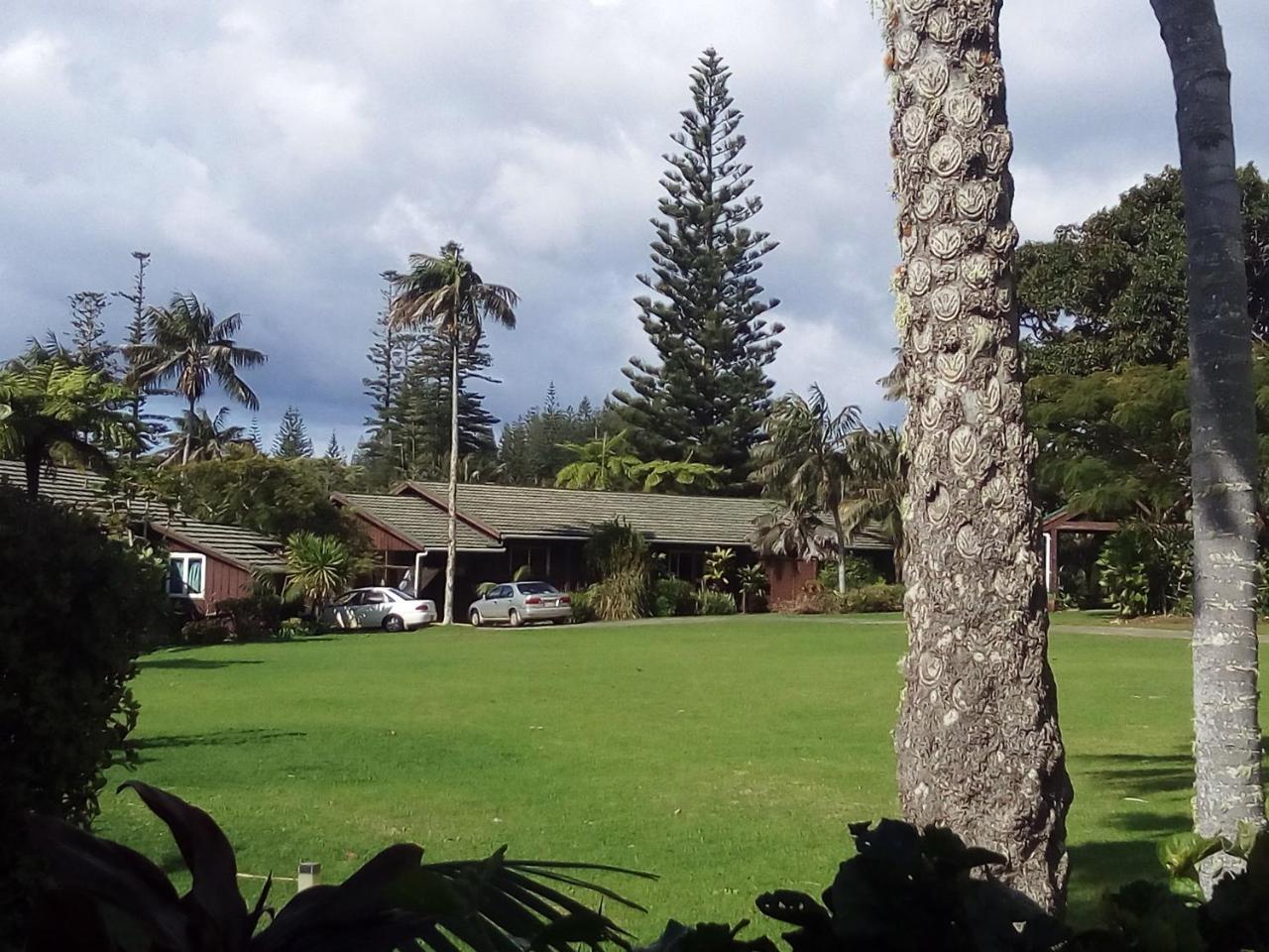 בורנט פיין Fletcher Christian Holiday Apartments מראה חיצוני תמונה